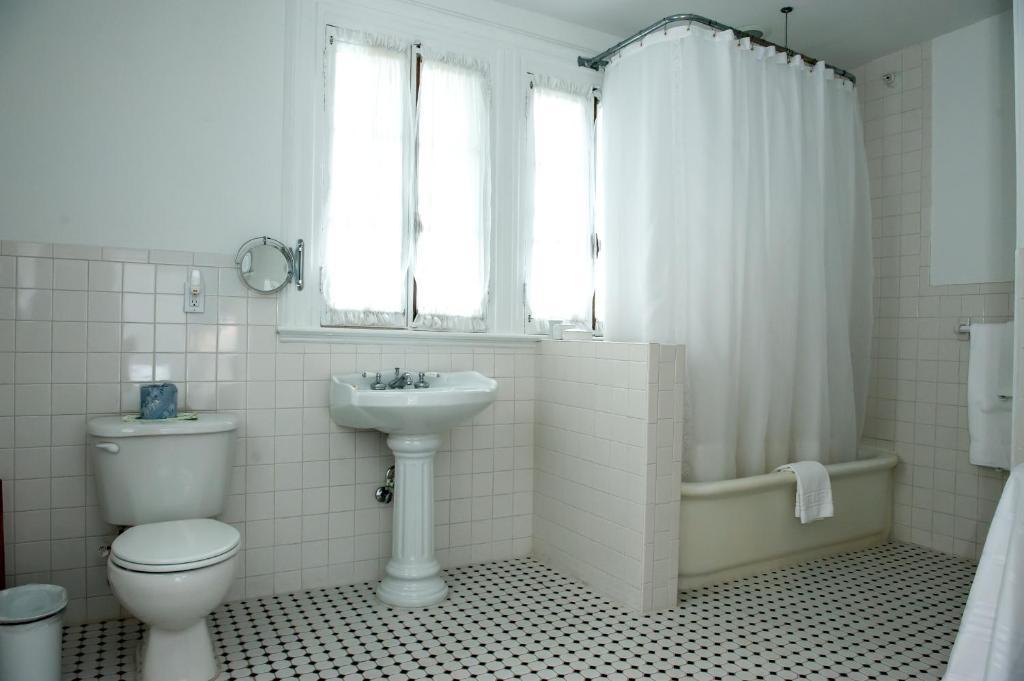 Couette-café Cedars & Beeches Bed & Breakfast 4*